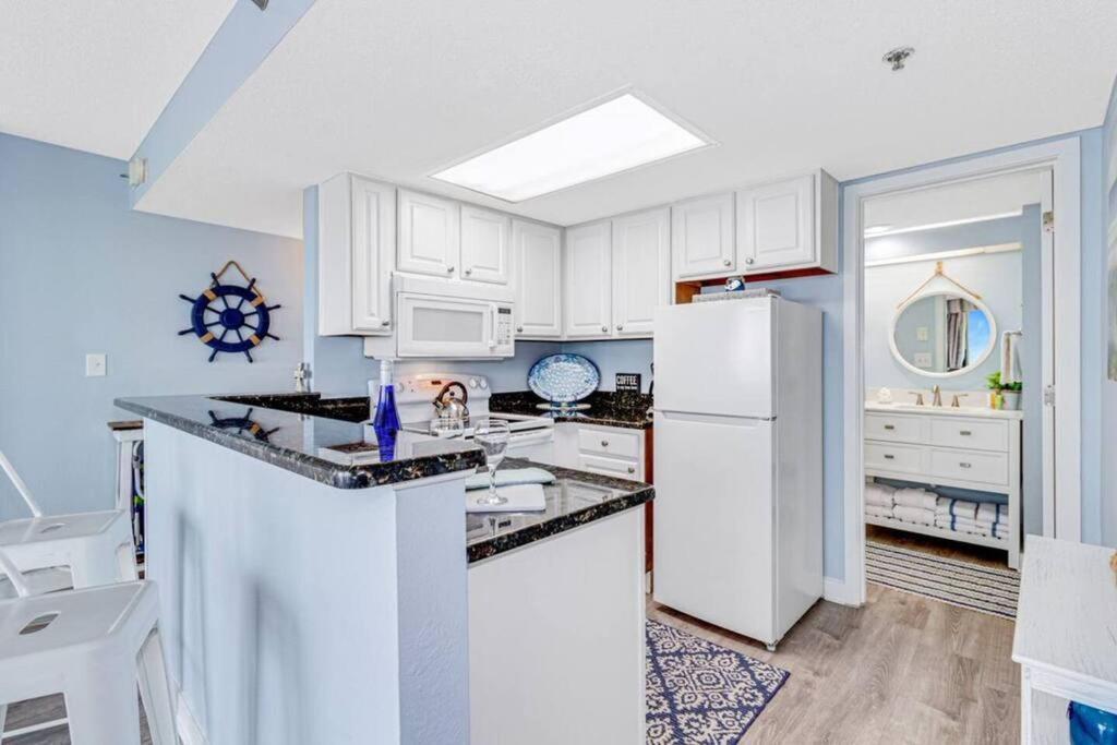 Lux High-end Haven Oceanfront Suite! Dogs Ok! 1606 Apartment