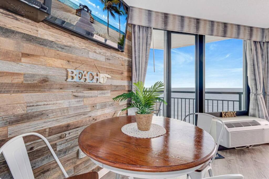 Lux High-end Haven Oceanfront Suite! Dogs Ok! 1606 *